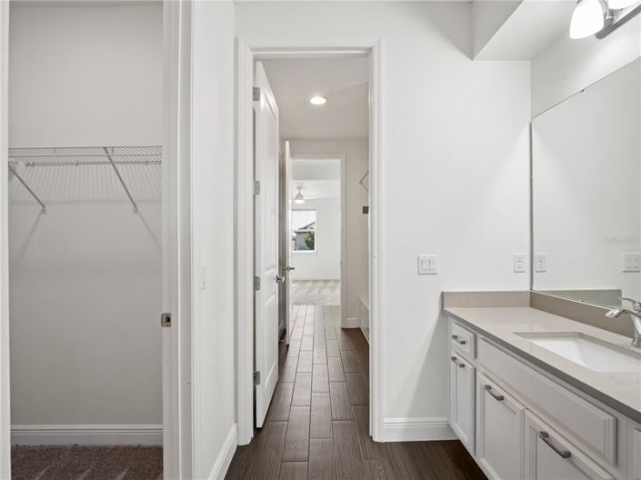 Image No.37-6 Bed Property for sale