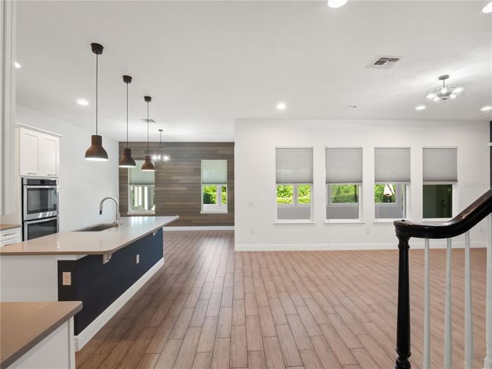 Image No.4-6 Bed Property for sale