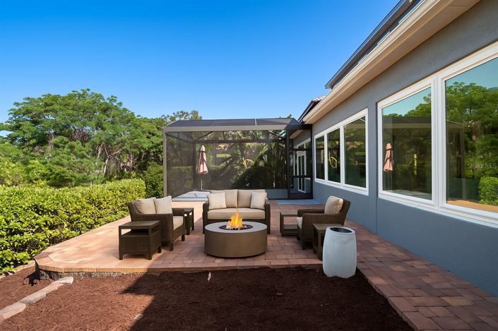 Image No.50-6 Bed Property for sale