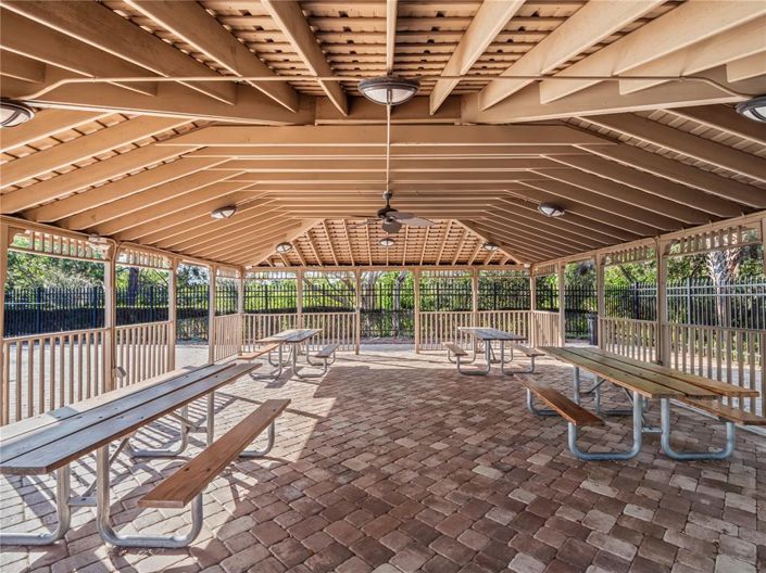 Image No.62-6 Bed Property for sale