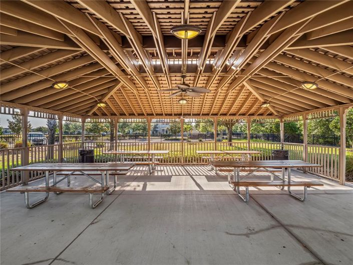 Image No.63-6 Bed Property for sale