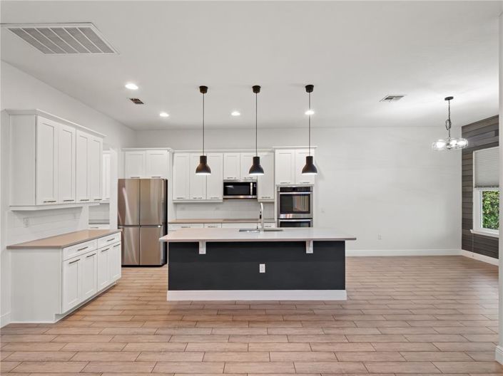 Image No.9-6 Bed Property for sale