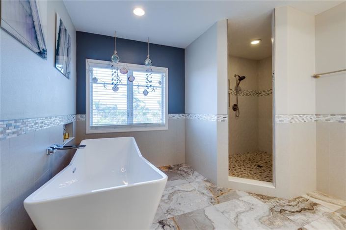 Image No.19-5 Bed Property for sale