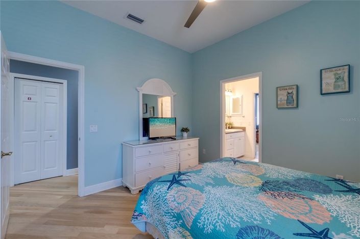 Image No.24-5 Bed Property for sale