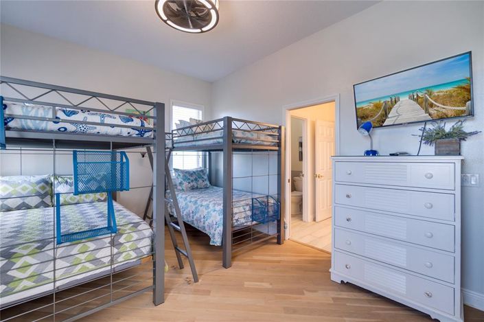 Image No.28-5 Bed Property for sale