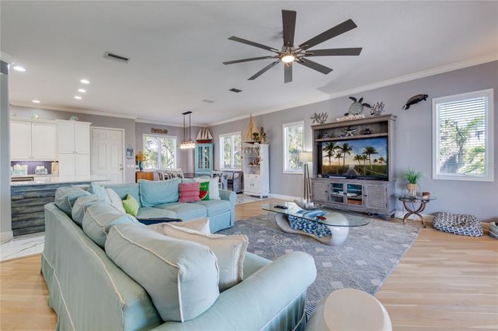 Image No.6-5 Bed Property for sale