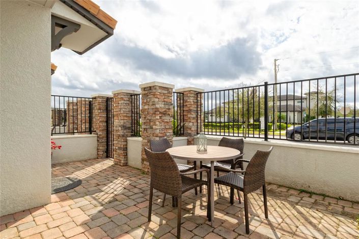 Image No.6-2 Bed Townhouse for sale