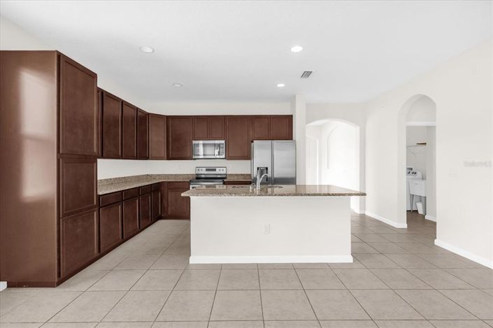 Image No.13-3 Bed Property for sale