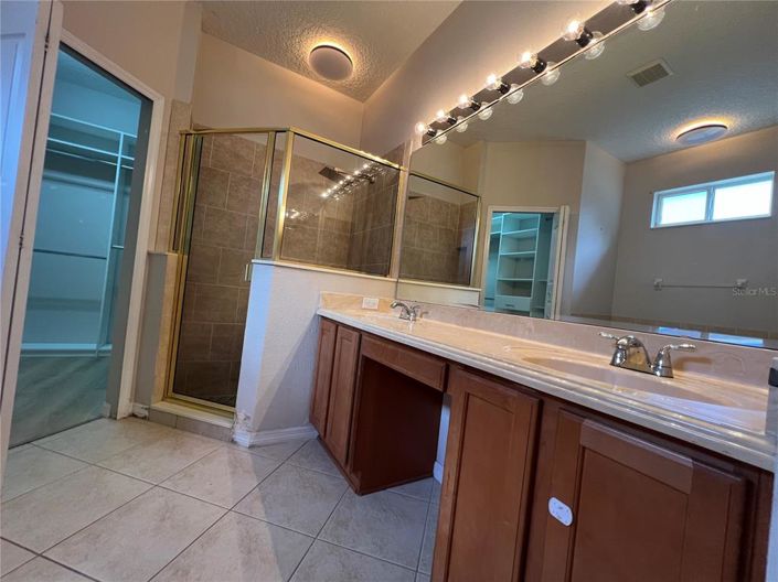 Image No.39-Propriété de 3 chambres à vendre à Clermont