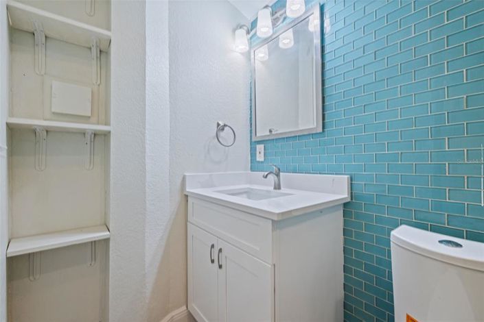 Image No.17-4 Bed Property for sale