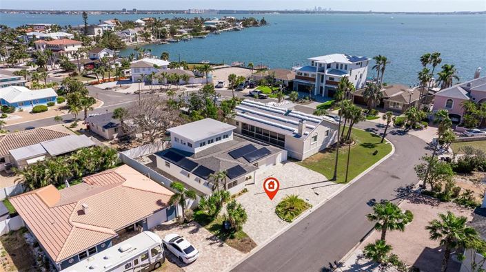 Image No.28-4 Bed Property for sale