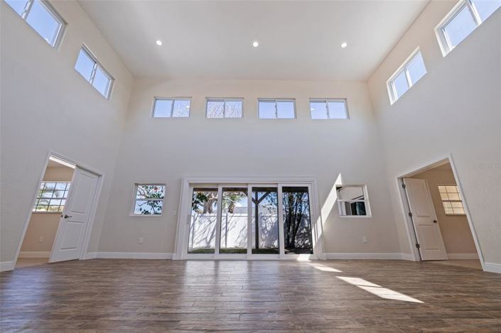 Image No.3-4 Bed Property for sale