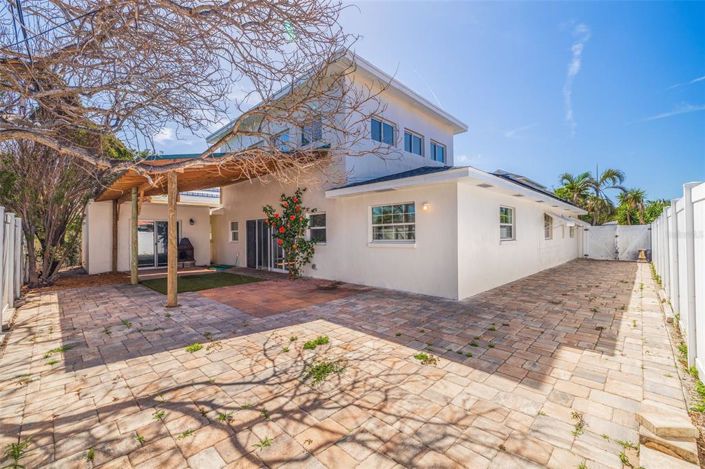 Image No.35-4 Bed Property for sale