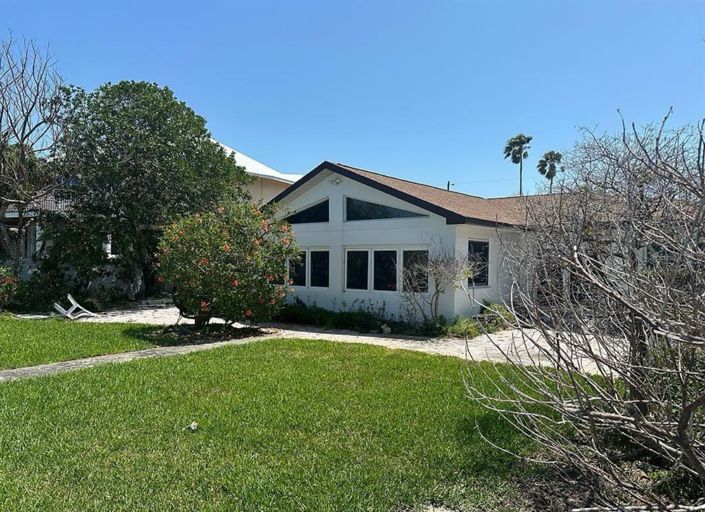 Image No.28-4 Bed Property for sale