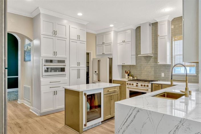 Image No.10-4 Bed Property for sale