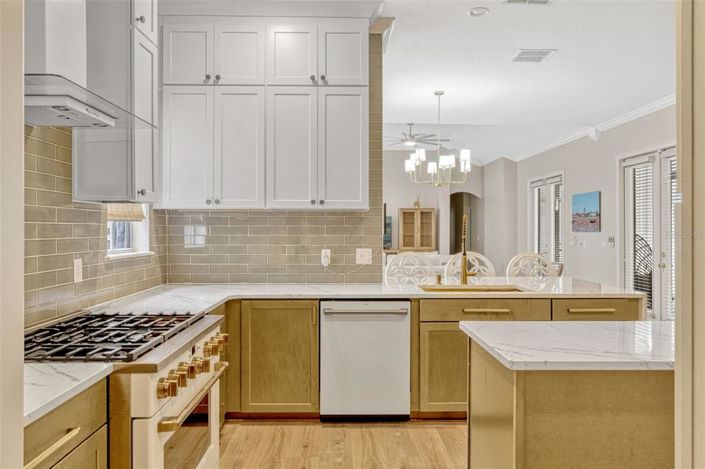 Image No.16-4 Bed Property for sale