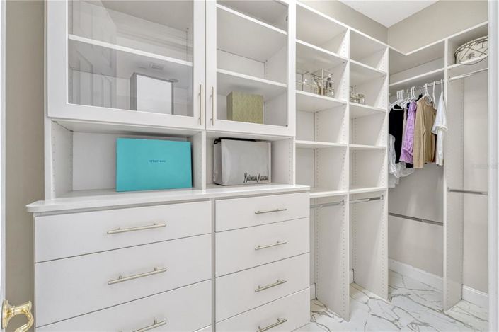 Image No.28-4 Bed Property for sale