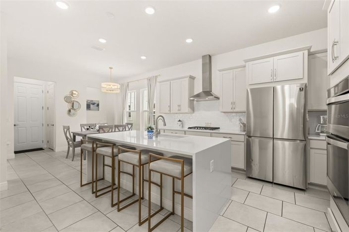 Image No.11-5 Bed Property for sale