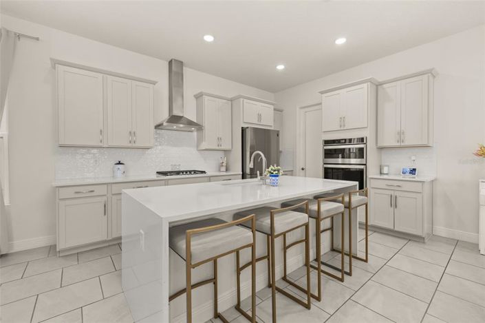 Image No.19-5 Bed Property for sale