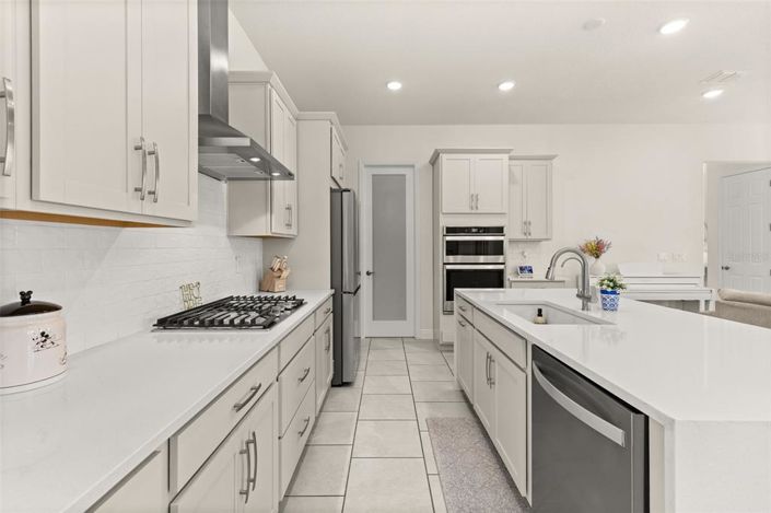 Image No.20-5 Bed Property for sale