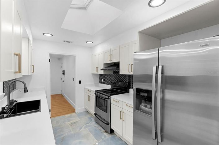 Image No.14-3 Bed Property for sale