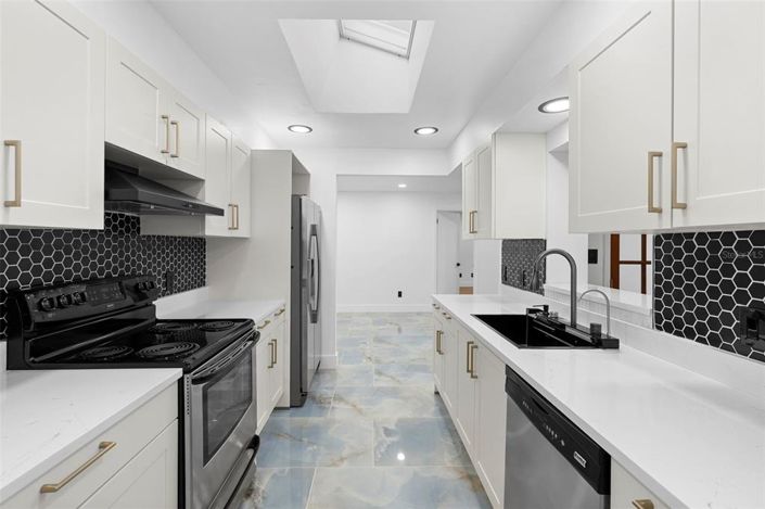 Image No.18-3 Bed Property for sale