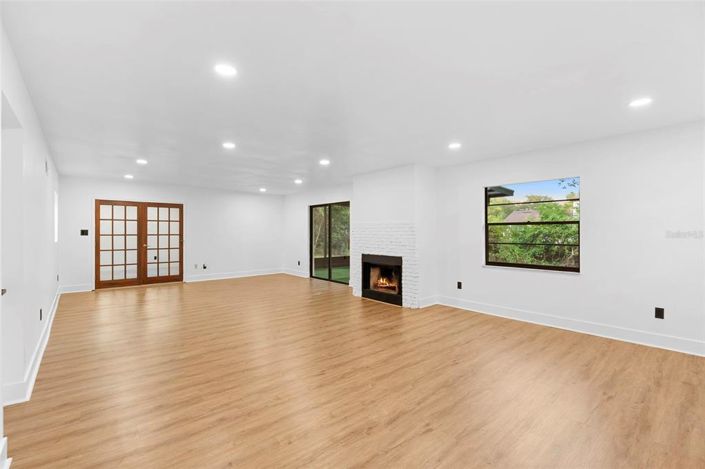 Image No.21-3 Bed Property for sale