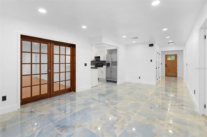 Image No.29-3 Bed Property for sale