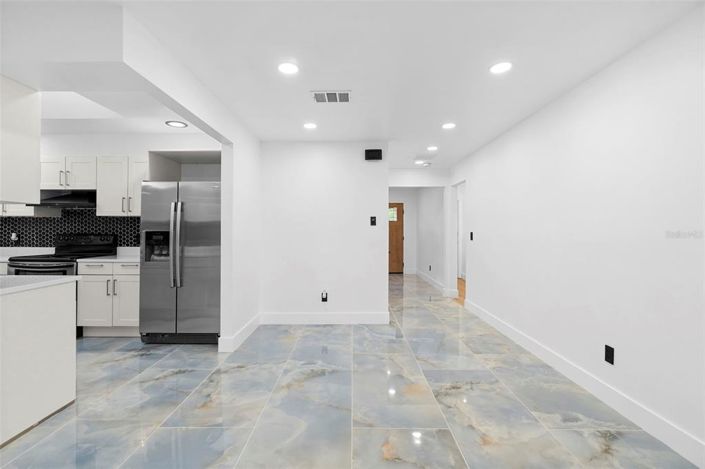 Image No.30-3 Bed Property for sale