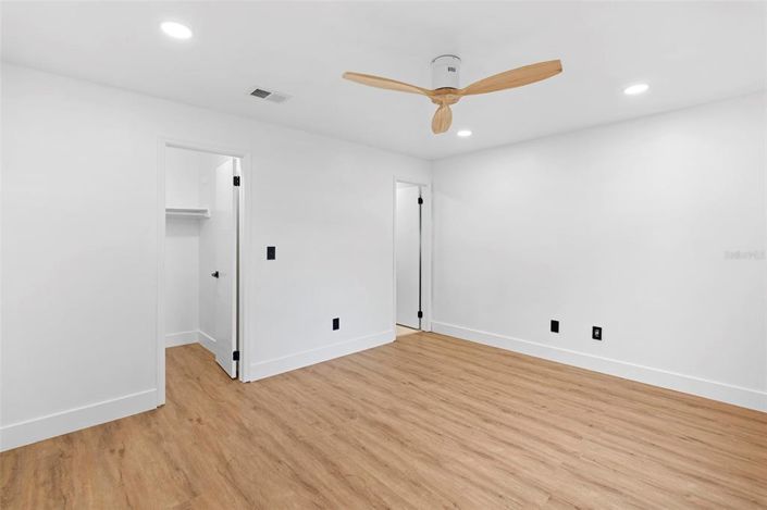 Image No.34-3 Bed Property for sale