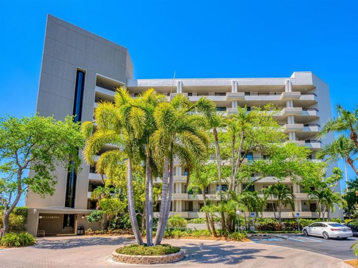 Image No.15-2 Bed Property for sale