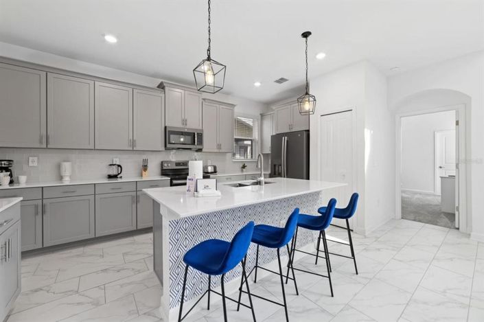 Image No.9-5 Bed Property for sale