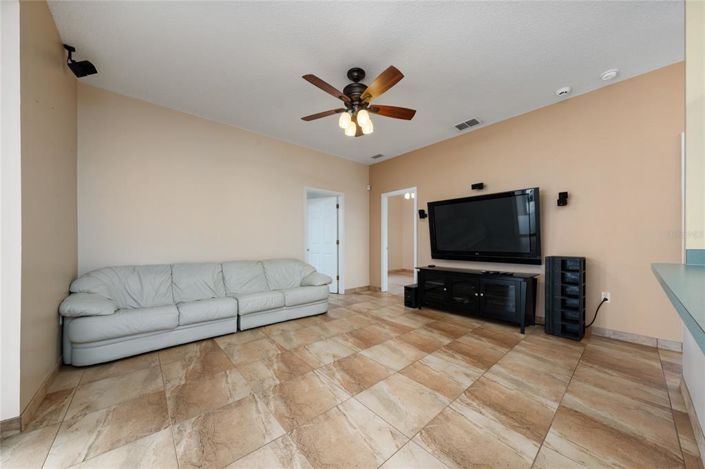 Image No.22-Propriété de 4 chambres à vendre à Kissimmee