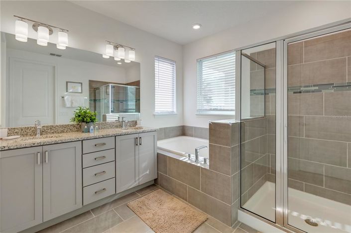 Image No.25-6 Bed Property for sale