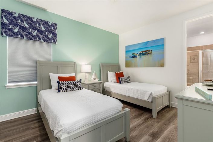 Image No.37-6 Bed Property for sale