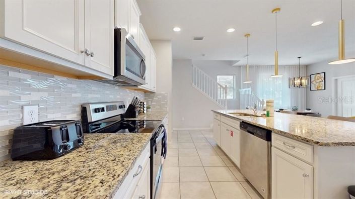 Image No.9-5 Bed Townhouse for sale