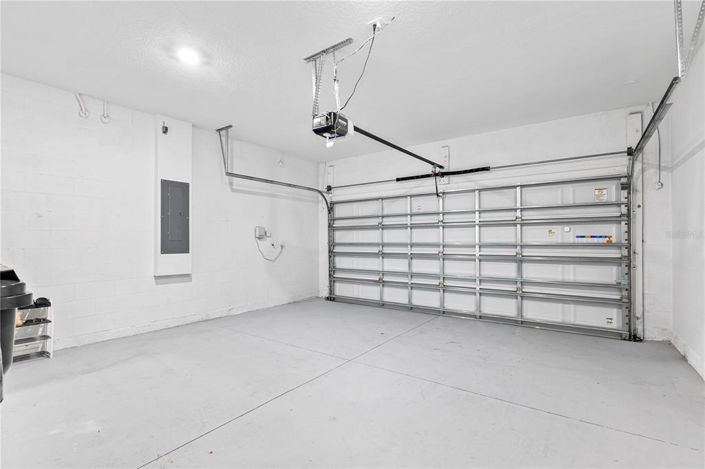 Image No.10-4 Bed Property for sale