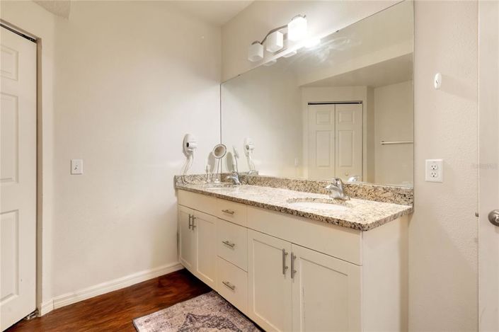 Image No.14-3 Bed Townhouse for sale