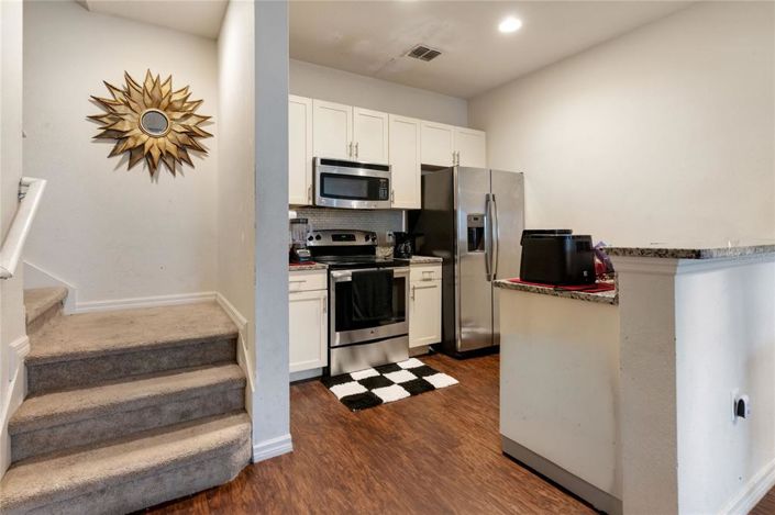 Image No.6-3 Bed Townhouse for sale