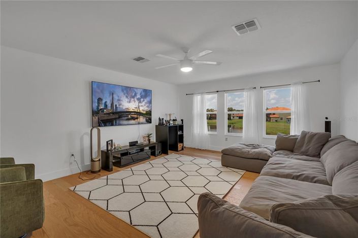 Image No.30-4 Bed Property for sale