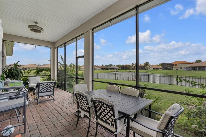 Image No.4-4 Bed Property for sale