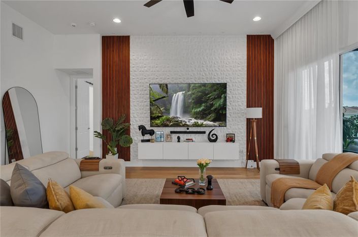 Image No.6-4 Bed Property for sale