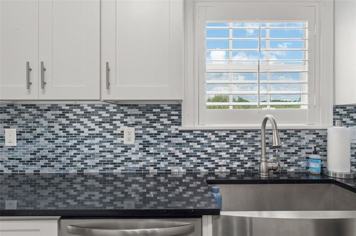 Image No.24-2 Bed Property for sale