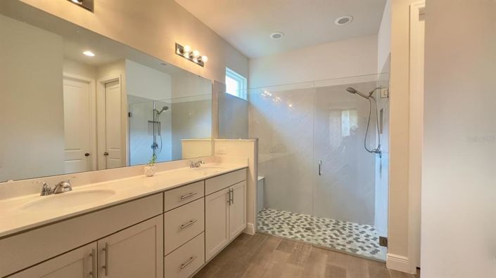 Image No.9-Propriété de 4 chambres à vendre à Davenport