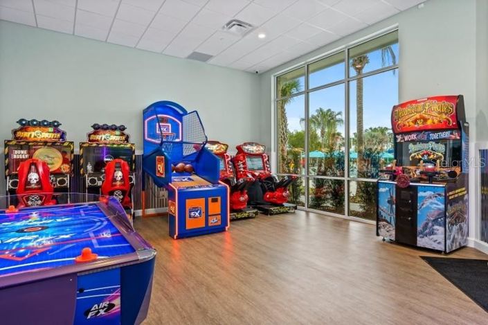 Image No.64-9 Bed Property for sale