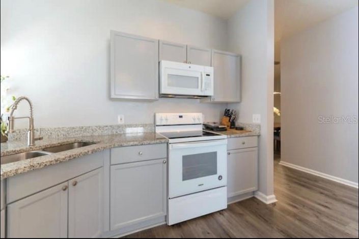 Image No.12-4 Bed Property for sale