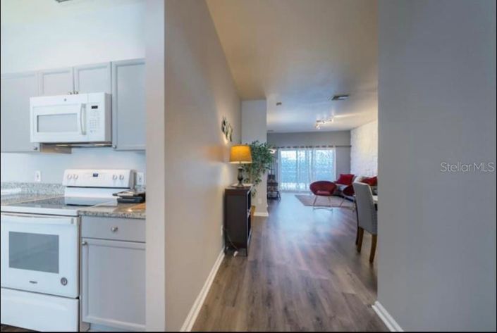 Image No.2-4 Bed Property for sale