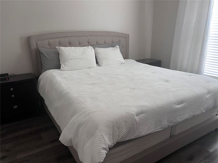 Image No.20-4 Bed Property for sale