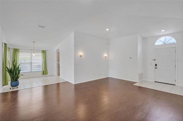 Image No.5-3 Bed Property for sale