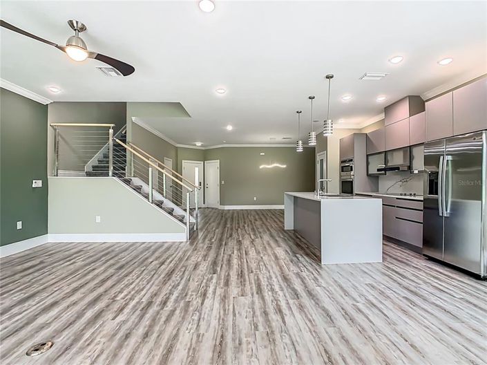 Image No.12-3 Bed Townhouse for sale